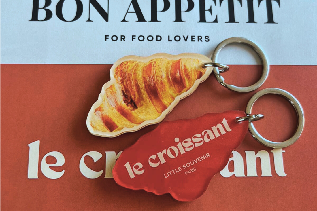 Pourquoi le croissant est devenu l’icône mode la plus irrésistible de 2025 ?